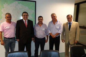 2013 - Audiência da comitiva de Lajinha com o vice-governador Alberto Pinto Coelho